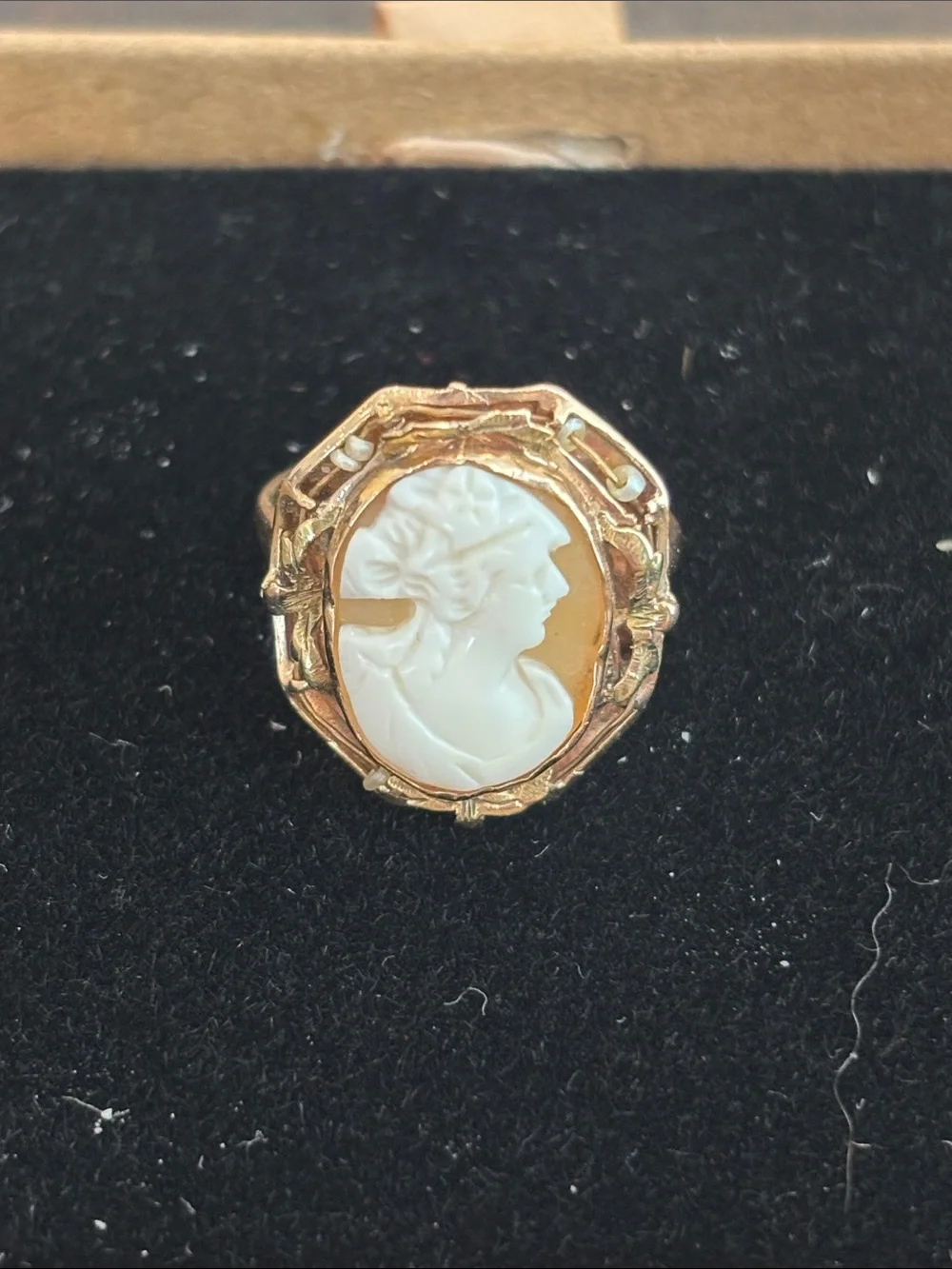 Antique 10K Yellow Gold Carved Shell Cameo Ring